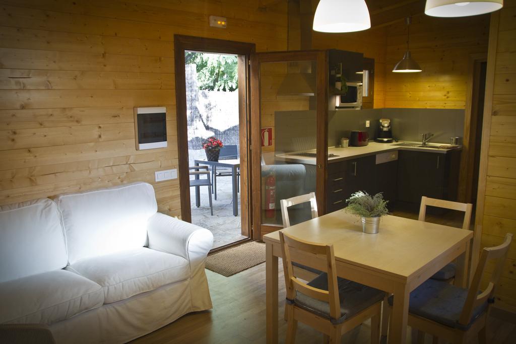 Apartamentos El Bosquet Sant Cugat del Valles Room photo